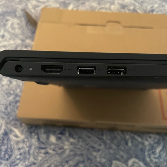 Dell Inspiron 15 Laptop Computer - Picture 12 of 12